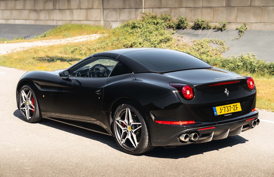 2014 Ferrari California T - Image 5 of 31