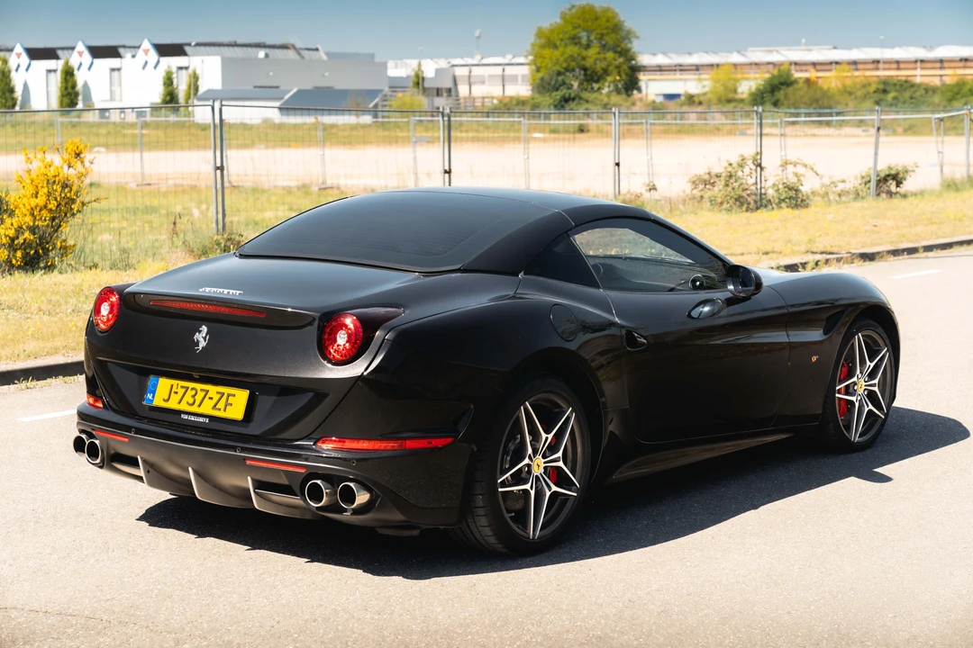 2014 Ferrari California T - Image 23 of 31