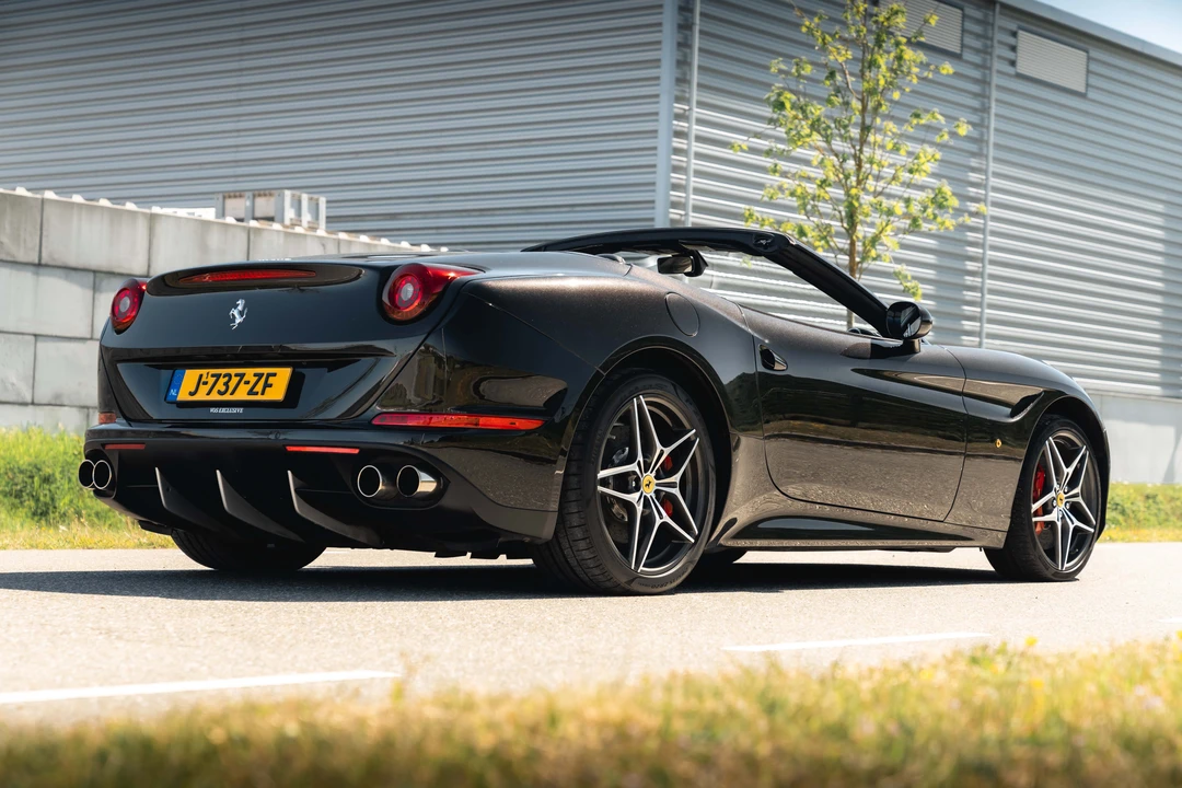 2014 Ferrari California T - Image 18 of 31