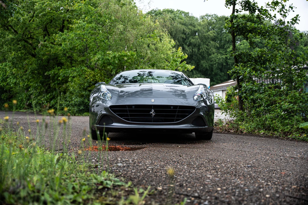 2014 Ferrari California T - Image 2 of 31
