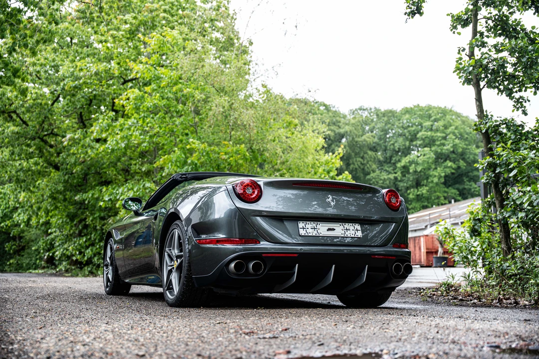 2014 Ferrari California T - Image 7 of 31