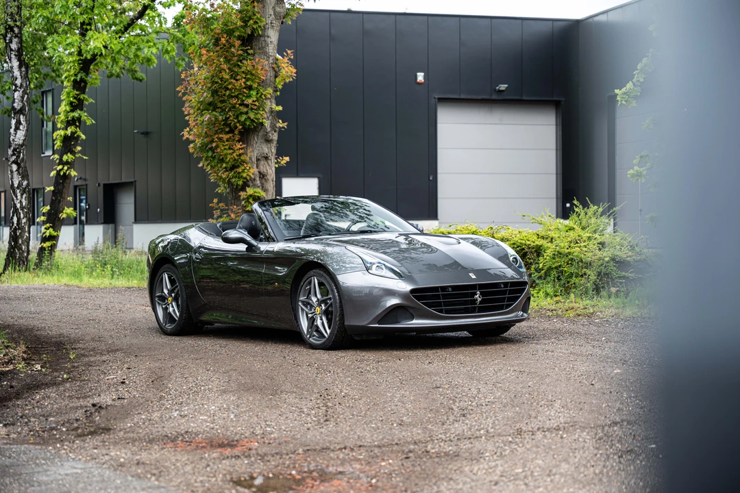 2014 Ferrari California T - Image 3 of 31