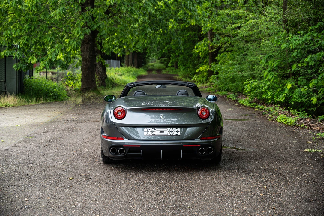 2014 Ferrari California T - Image 6 of 31