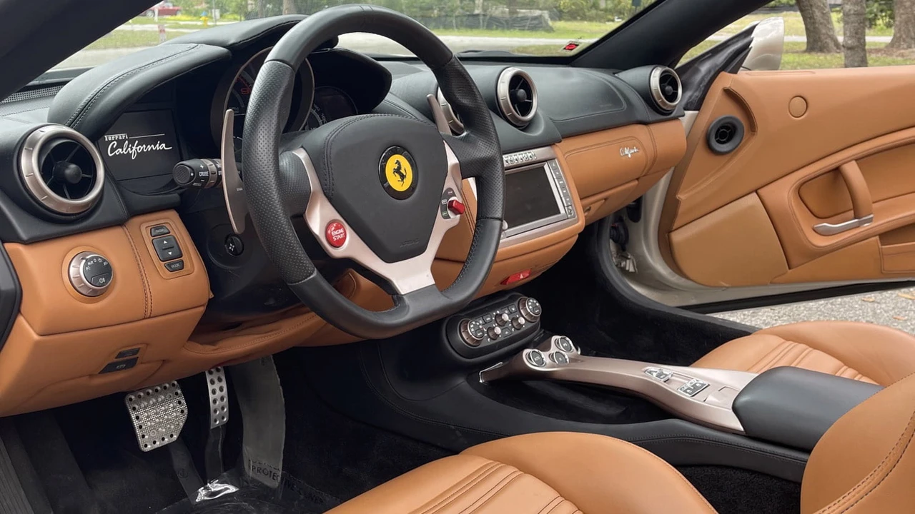 2014 Ferrari California - Image 4 of 31