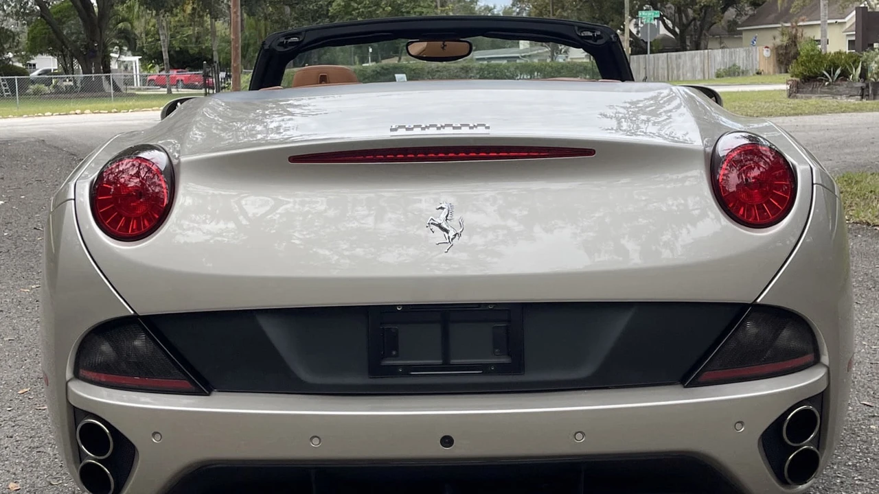 2014 Ferrari California - Image 31 of 31