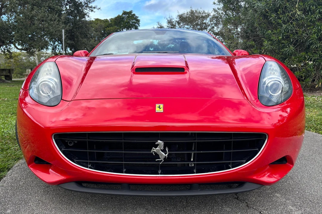 2014 Ferrari California - Image 2 of 31