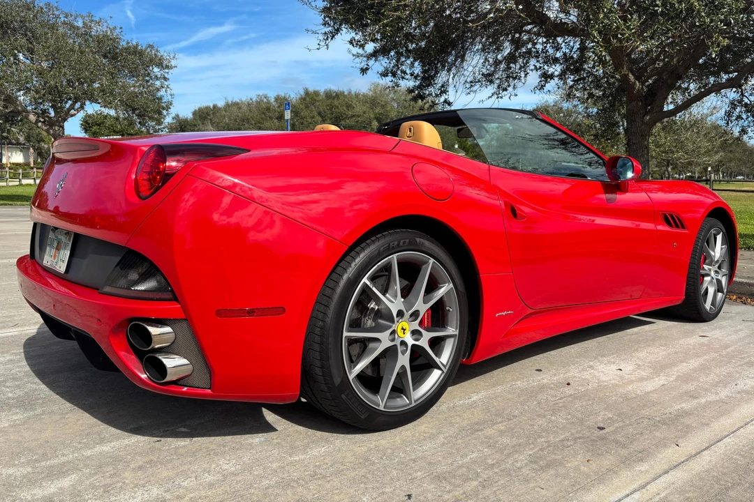 2014 Ferrari California - Image 4 of 31