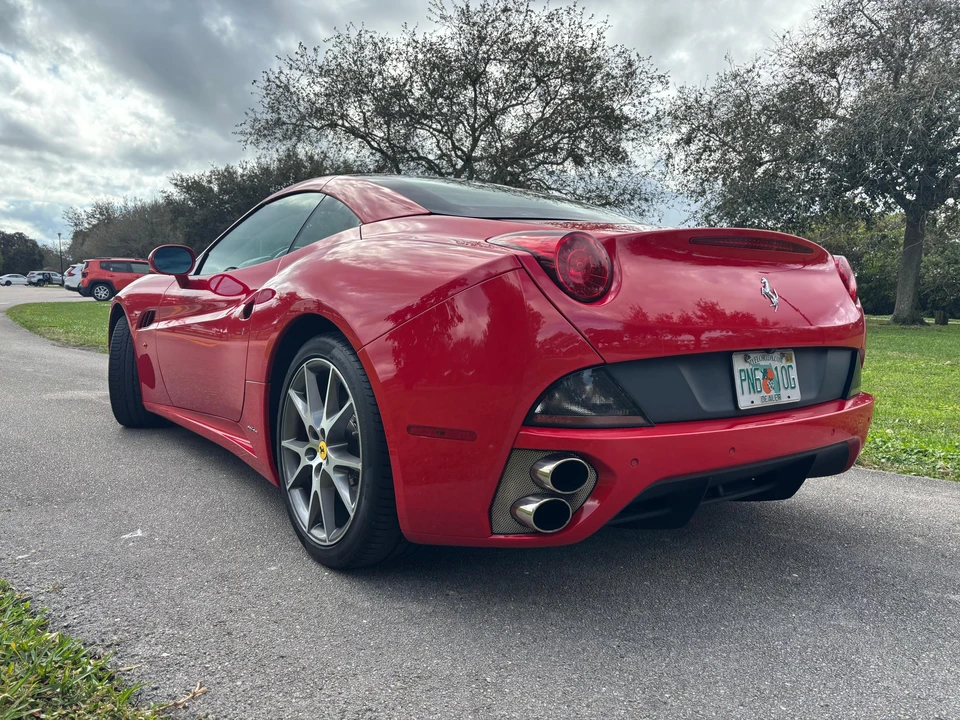 2014 Ferrari California - Image 24 of 31