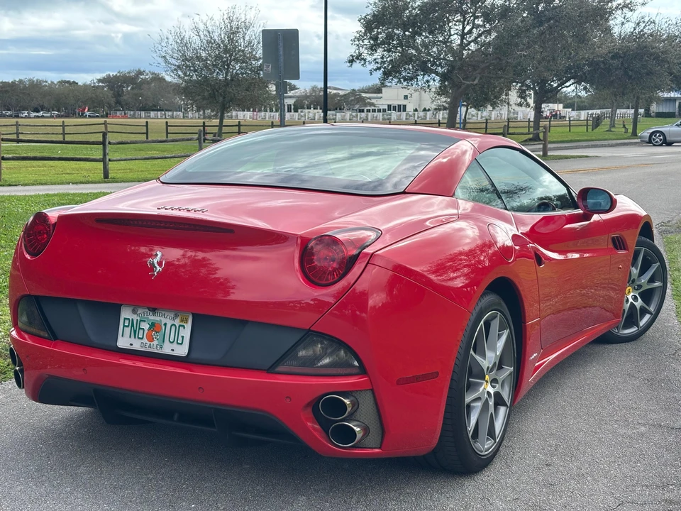 2014 Ferrari California - Image 27 of 31