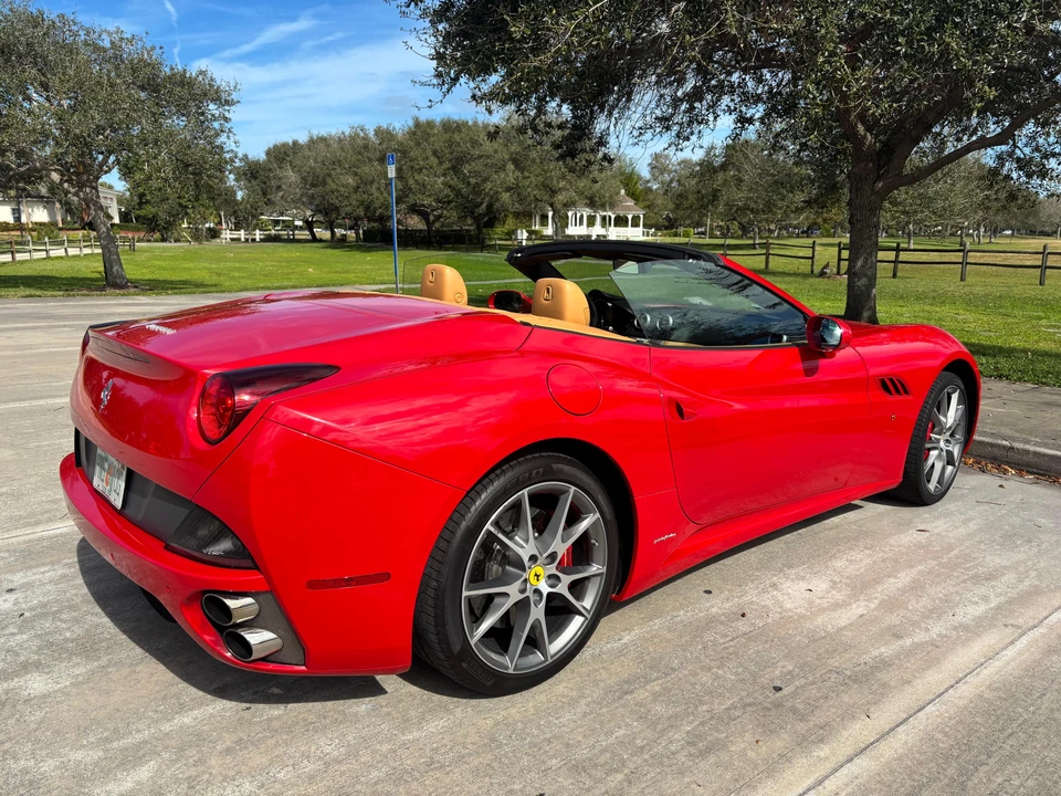 2014 Ferrari California - Image 11 of 31