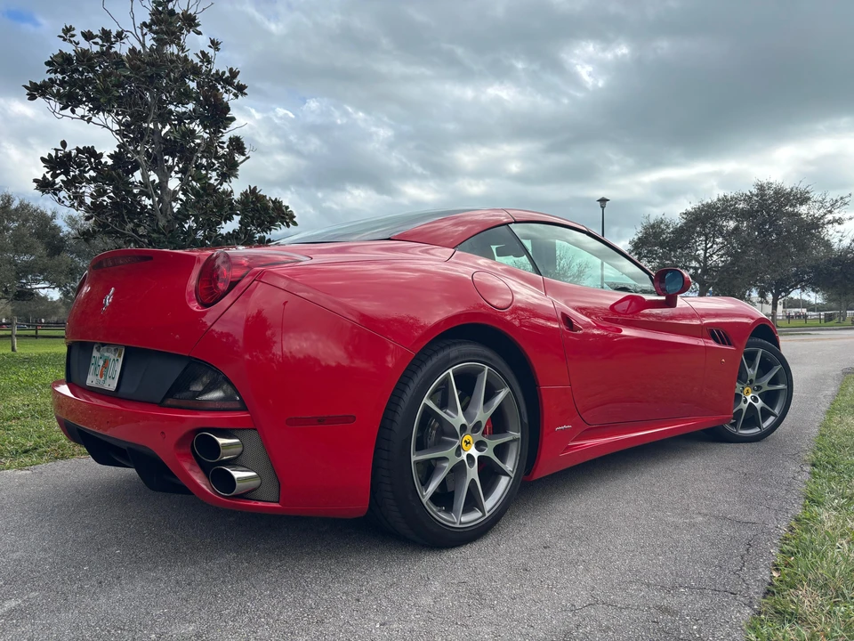 2014 Ferrari California - Image 29 of 31