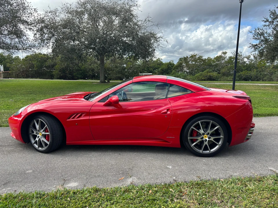 2014 Ferrari California - Image 22 of 31
