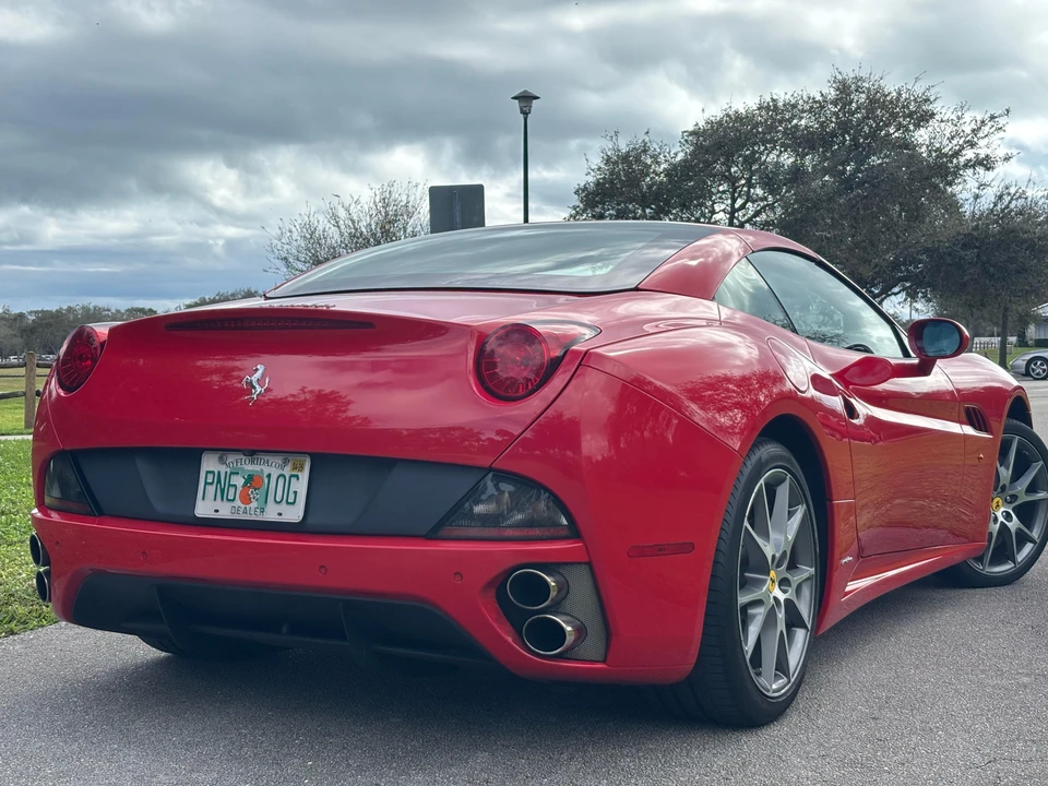 2014 Ferrari California - Image 26 of 31