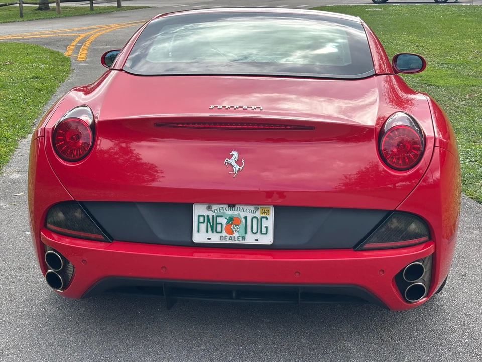 2014 Ferrari California - Image 25 of 31