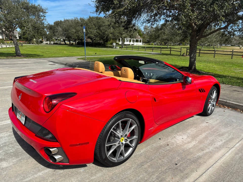 2014 Ferrari California - Image 10 of 31