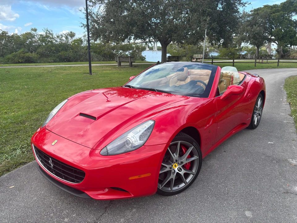 2014 Ferrari California - Image 6 of 31