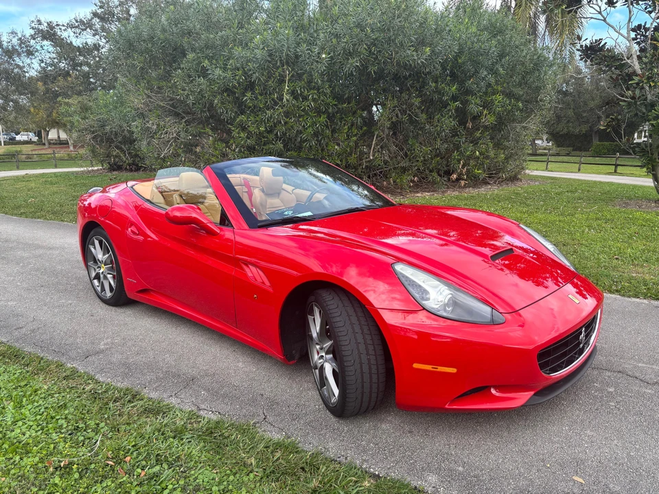 2014 Ferrari California - Image 17 of 31