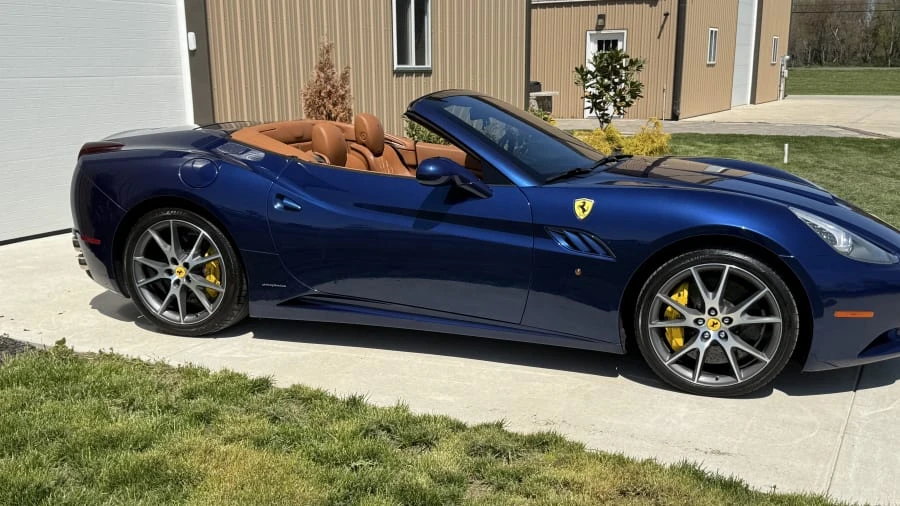 2014 Ferrari California - Image 2 of 19