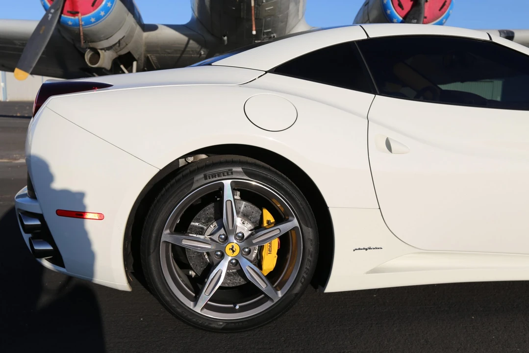 2014 Ferrari California - Image 15 of 31