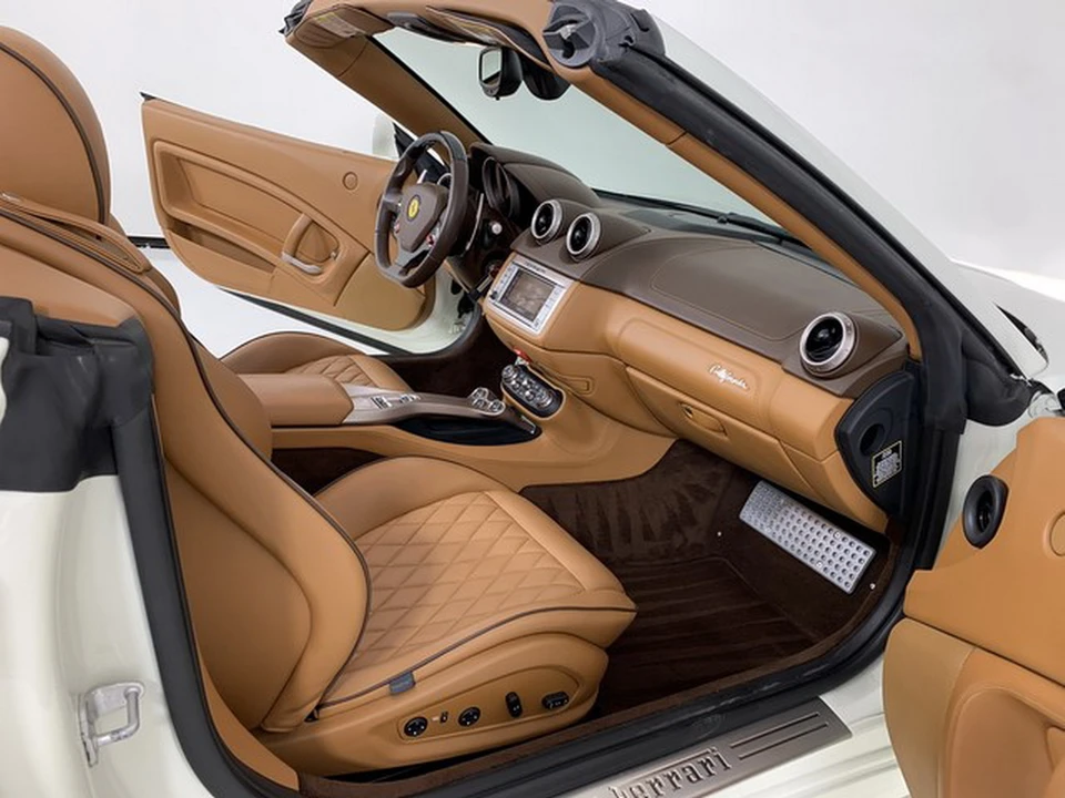 2014 Ferrari California - Image 29 of 31