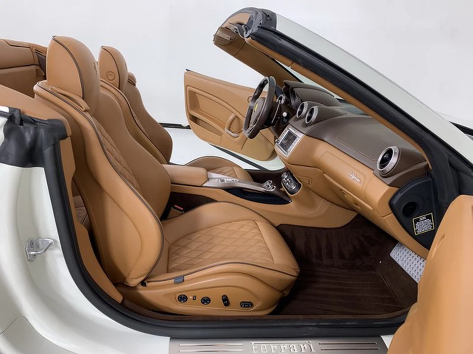 2014 Ferrari California - Image 28 of 31