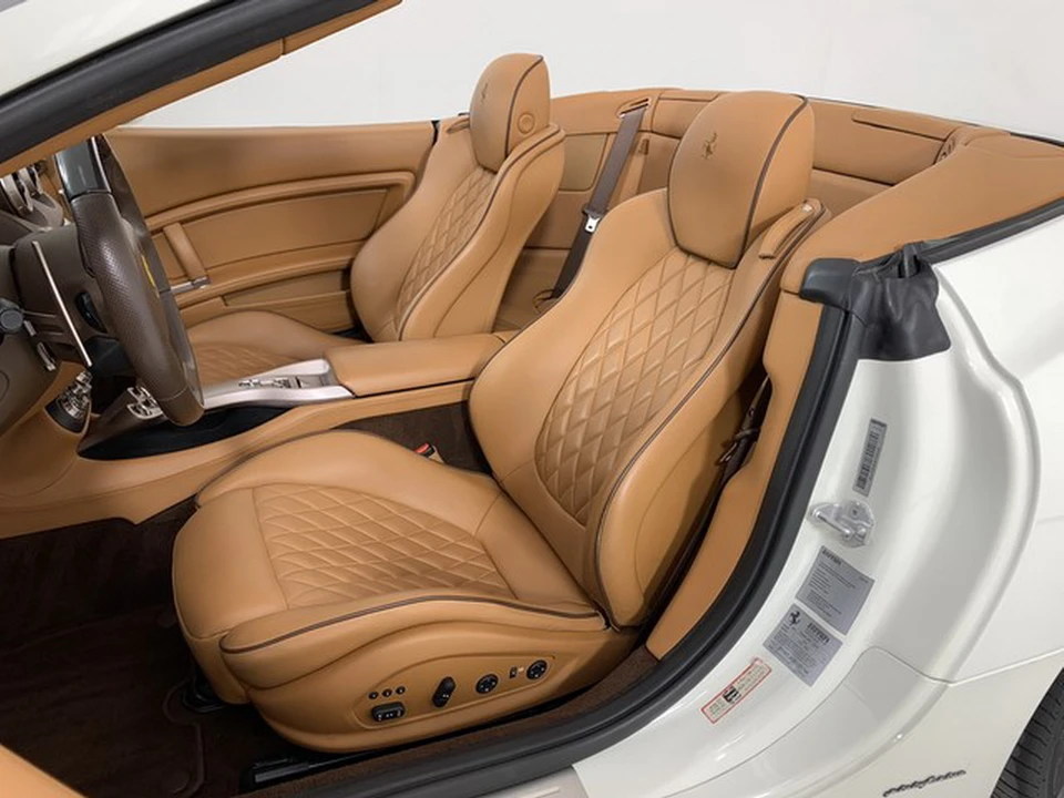 2014 Ferrari California - Image 23 of 31
