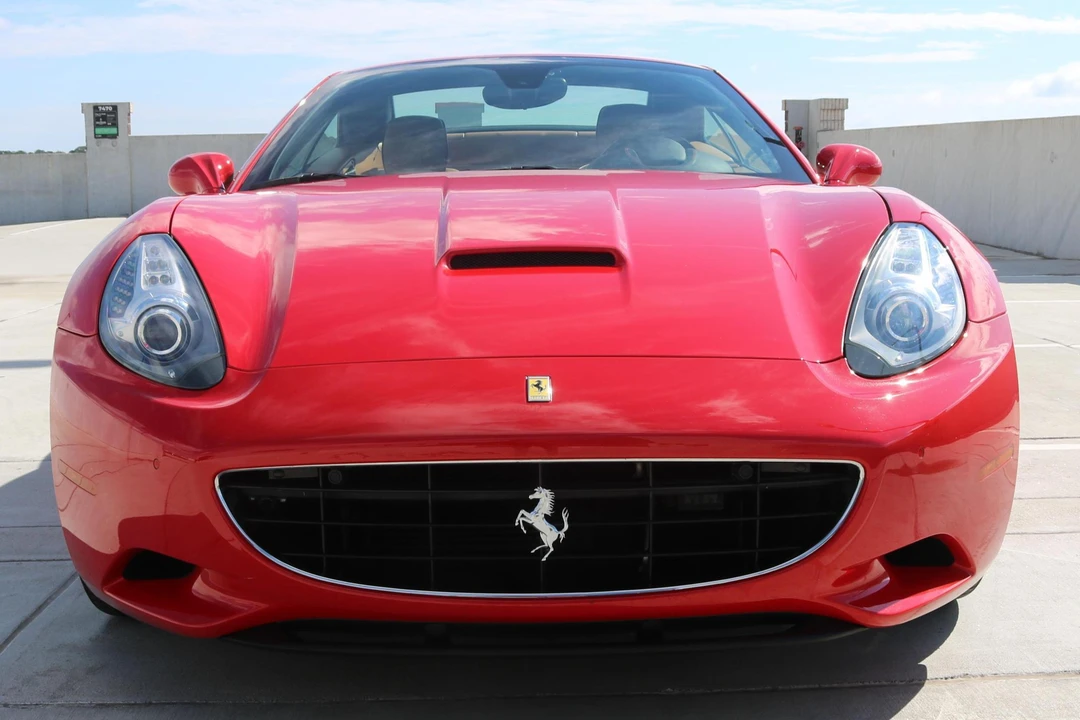 2014 Ferrari California - Image 2 of 5