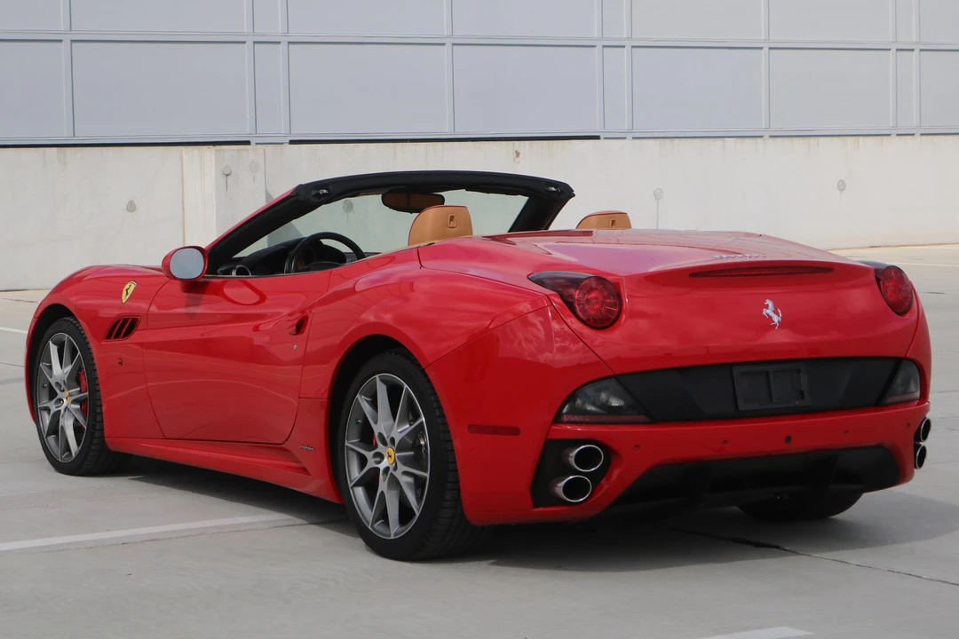 2014 Ferrari California - Image 4 of 5