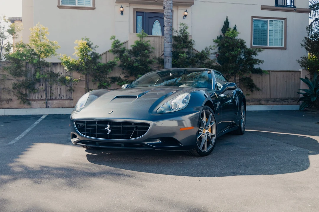 2014 Ferrari California - Image 2 of 31