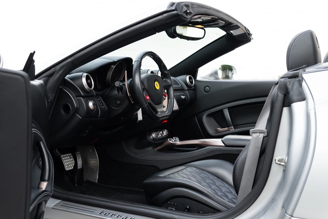 2014 Ferrari California - Image 5 of 21
