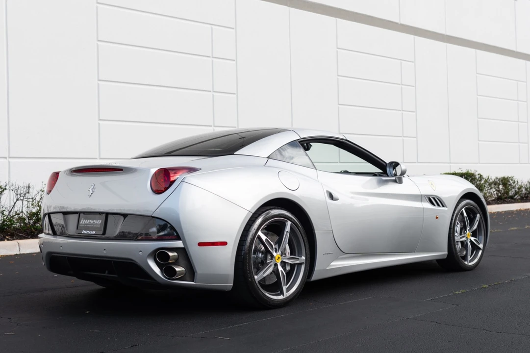 2014 Ferrari California - Image 16 of 21