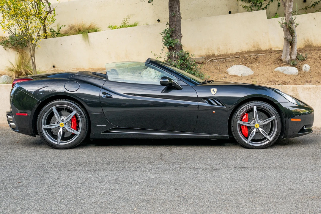 2014 Ferrari California - Image 10 of 31