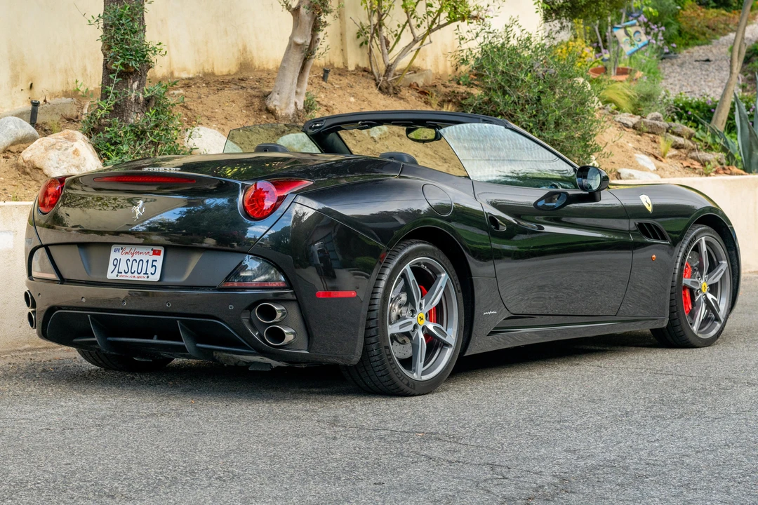 2014 Ferrari California - Image 9 of 31