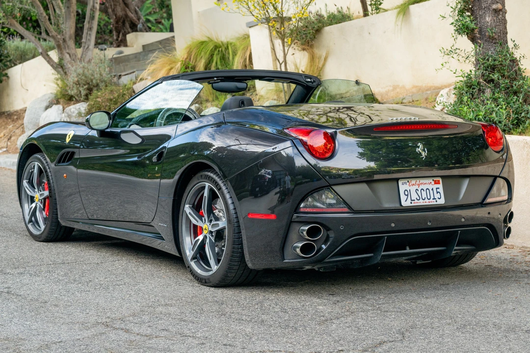 2014 Ferrari California - Image 8 of 31