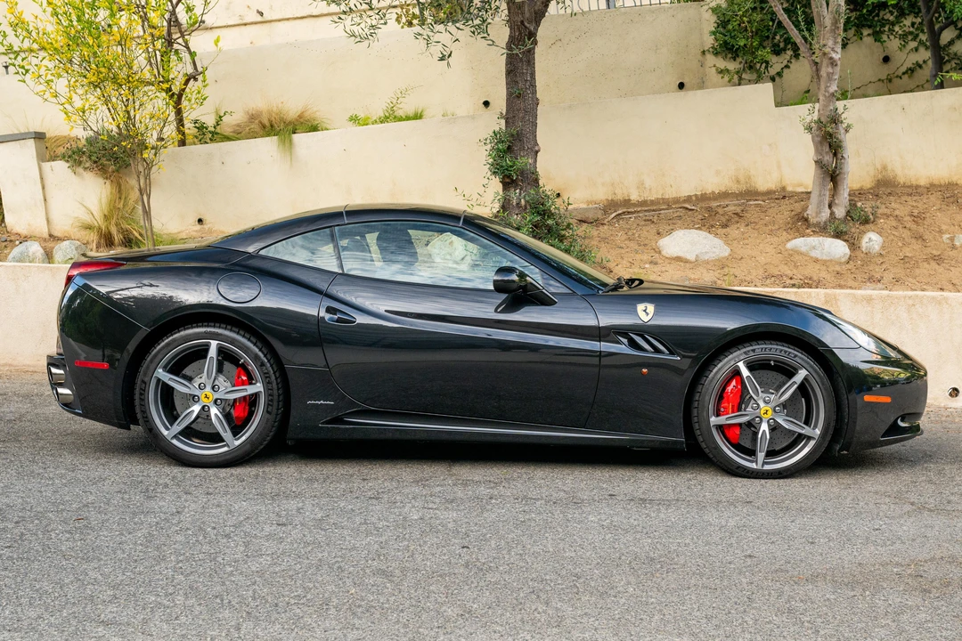2014 Ferrari California - Image 15 of 31