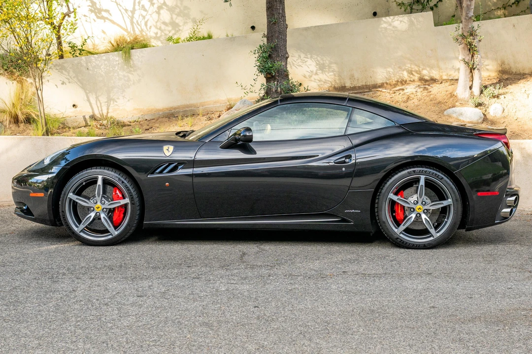 2014 Ferrari California - Image 3 of 31