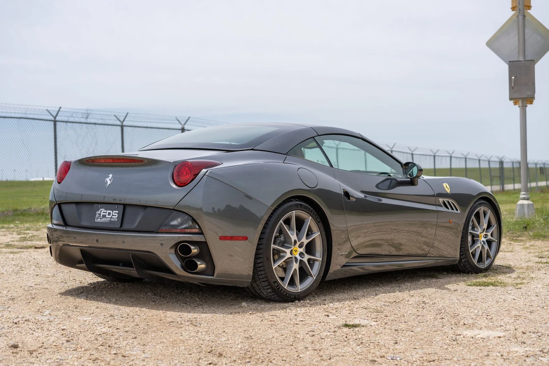2014 Ferrari California - Image 14 of 31