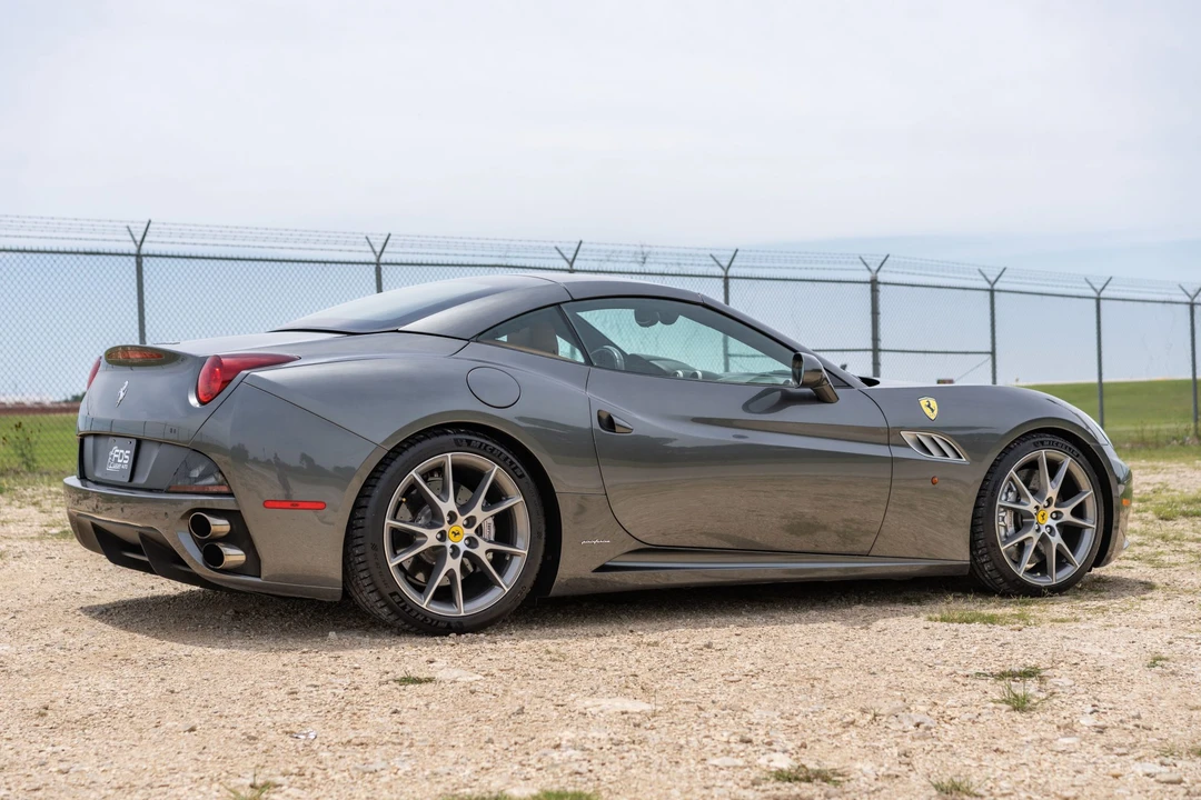 2014 Ferrari California - Image 15 of 31