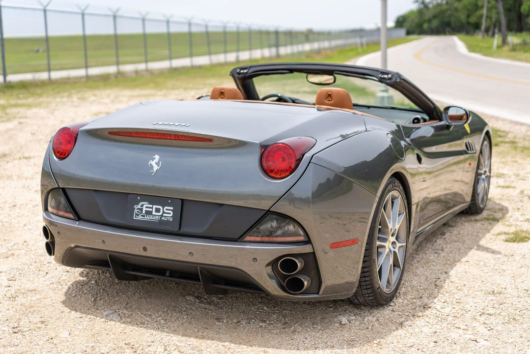 2014 Ferrari California - Image 29 of 31