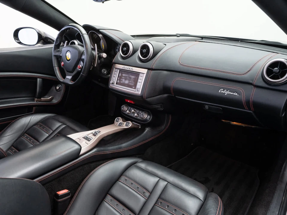 2014 Ferrari California - Image 13 of 29