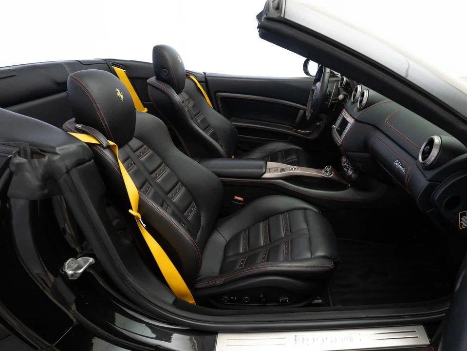 2014 Ferrari California - Image 10 of 29
