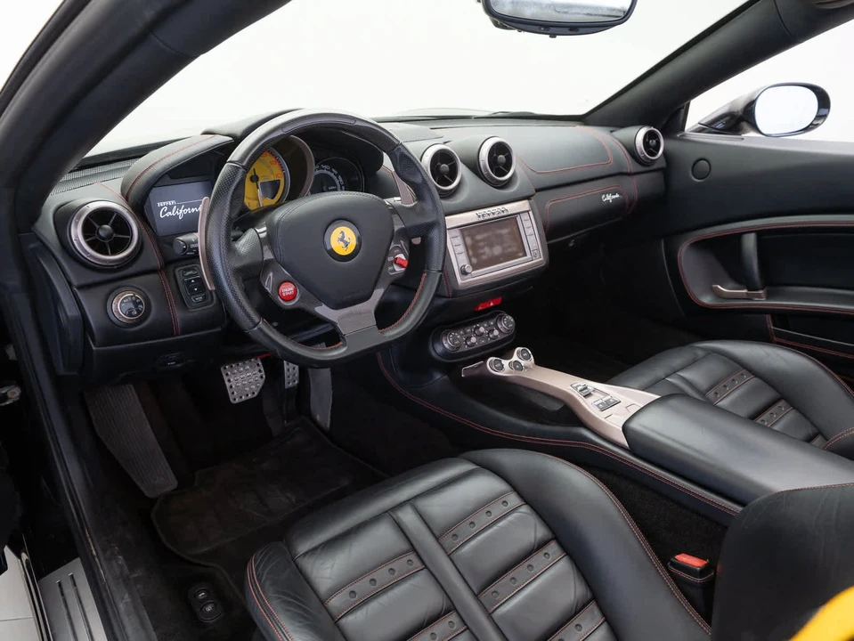 2014 Ferrari California - Image 12 of 29