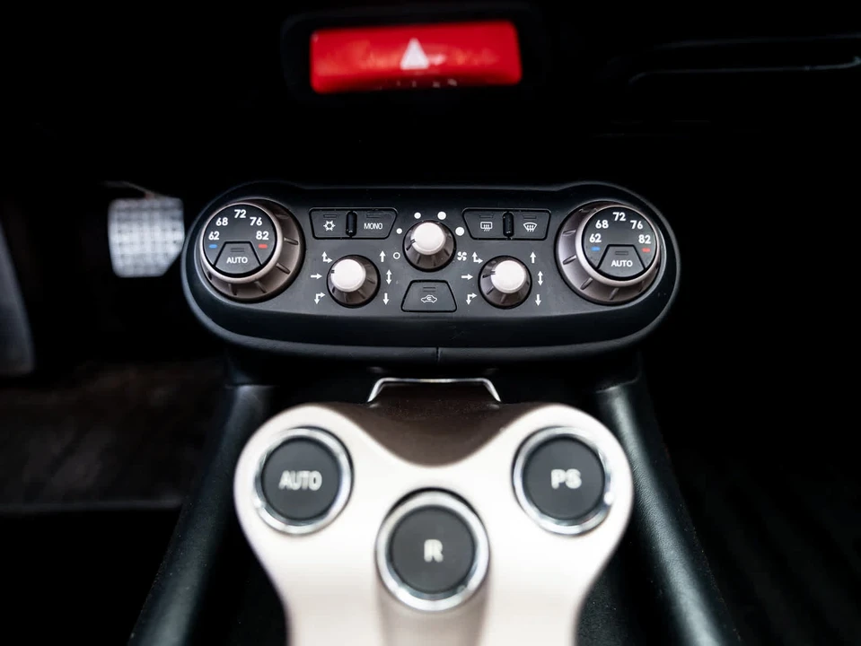2014 Ferrari California - Image 24 of 29