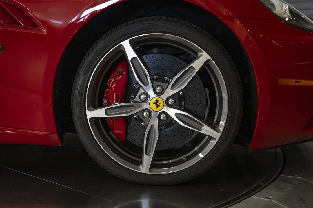 2014 Ferrari California - Image 25 of 31