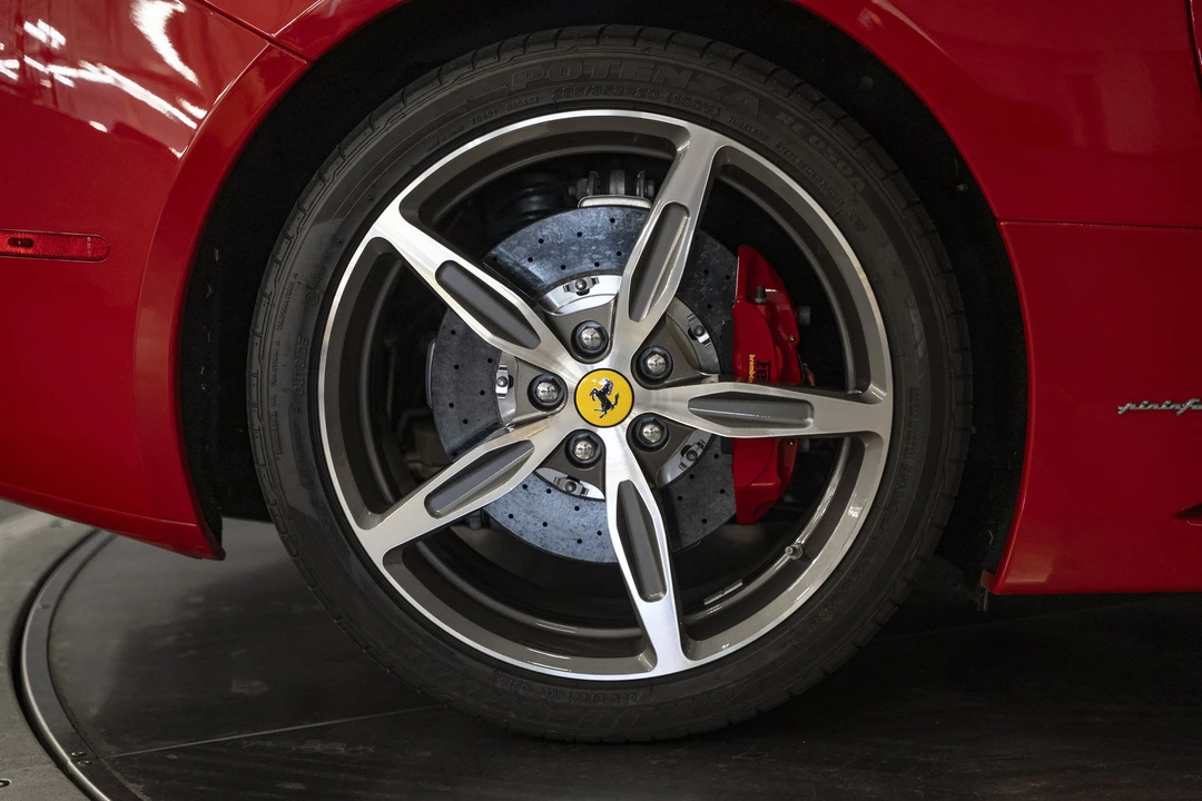 2014 Ferrari California - Image 24 of 31