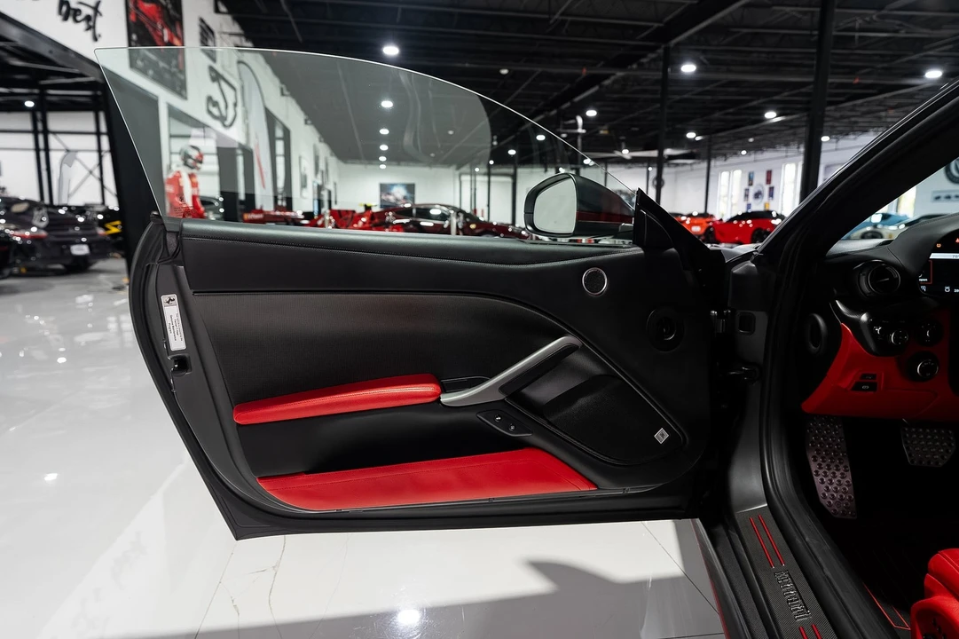 2014 Ferrari F12berlinetta - Image 24 of 31