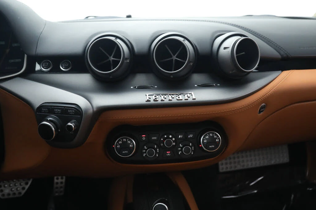 2014 Ferrari F12berlinetta - Image 26 of 31
