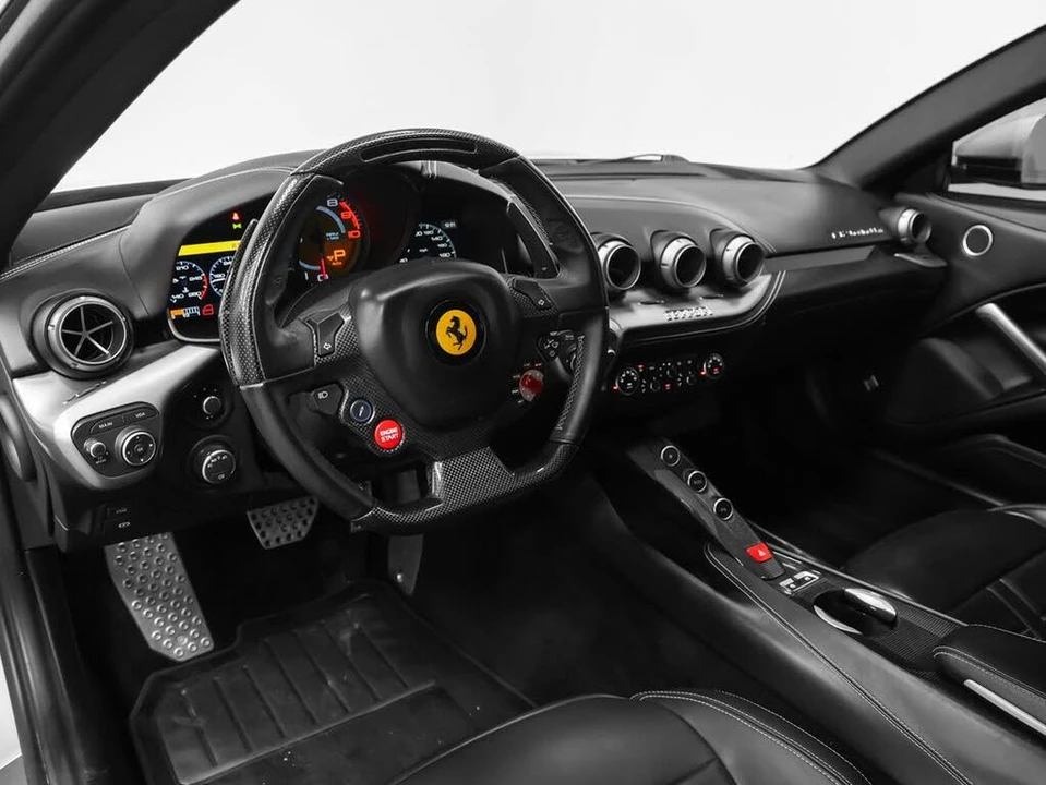 2014 Ferrari F12berlinetta - Image 2 of 31