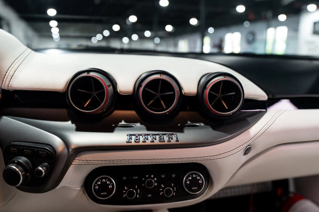 2014 Ferrari F12berlinetta - Image 17 of 31