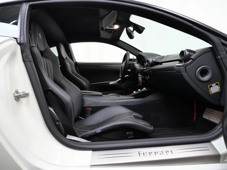 2014 Ferrari F12berlinetta - Image 13 of 31